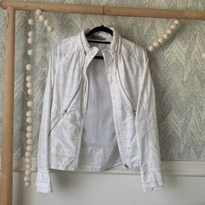 Athleta white light windbreaker jacket